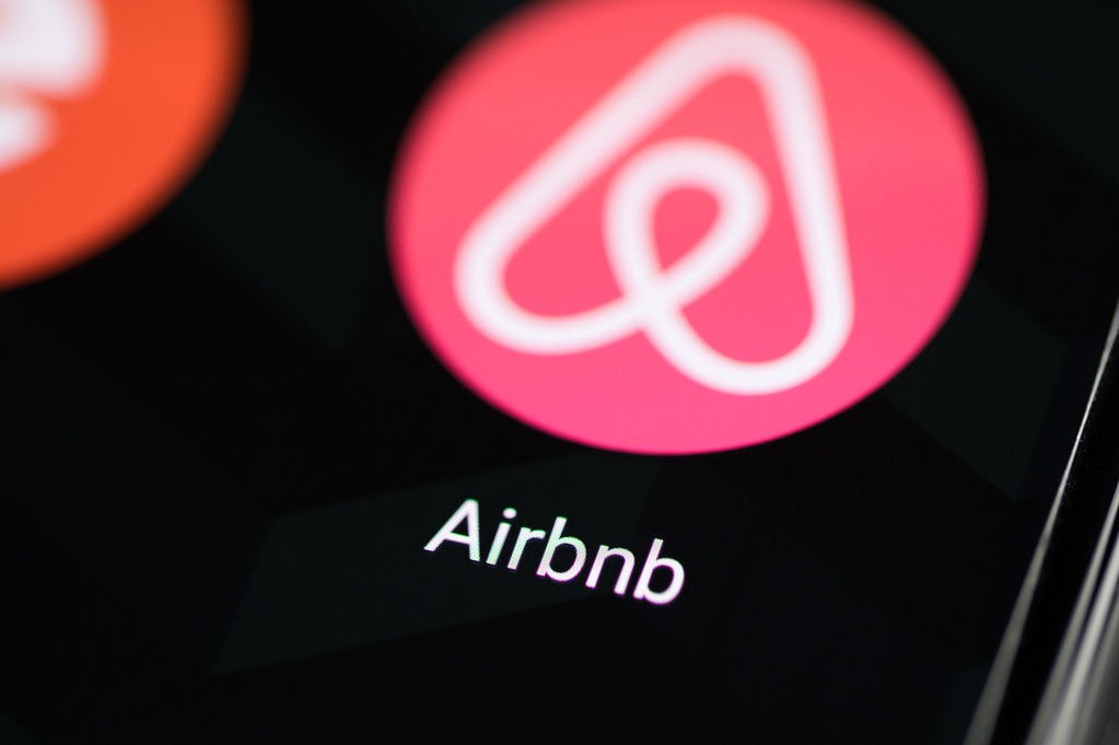 Airbnb App symbol on a phone